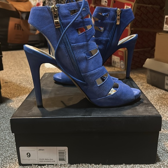 Blue heels - Picture 3 of 5